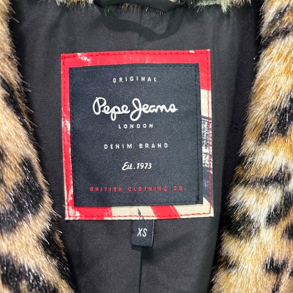 Pepe Jeans of London Faux Leopard Fur Jacket fitted size XS pockets flared - Picture 2 of 5